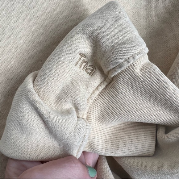 2/25 TNA Cozy Crop Crewneck Sweatshirt Pullover Aritzia Butter Yellow - Picture 4 of 4